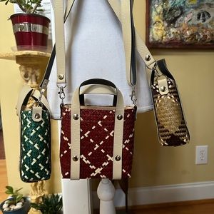 Cross body bag , NWOT have lining inside. So cute good with summer.